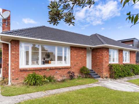 Te Atatu South 3部屋 Top Location With Huge Potential