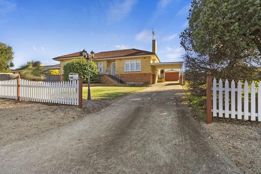 Maitland 4 Bedroom Unique Double Allotment with Valley Views and Endless Potential