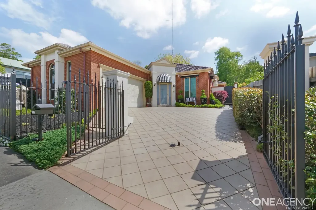 Traralgon 3房  Executive Excellence with Effortless Flow
