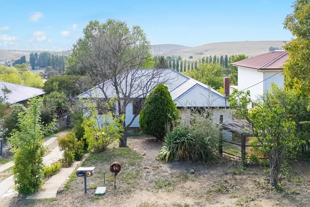 20 Ernest Phillips Avenue, Cooma, NSW 2630