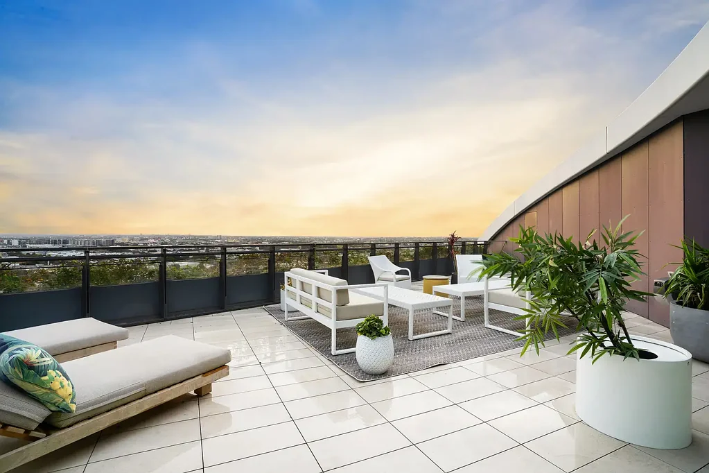 Partially furnished Penthouse (bills not included)