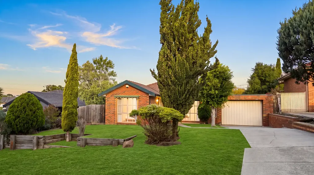 Hampton Park 3 Bedroom Comfortable Family Living with Great Outdoor Appeal