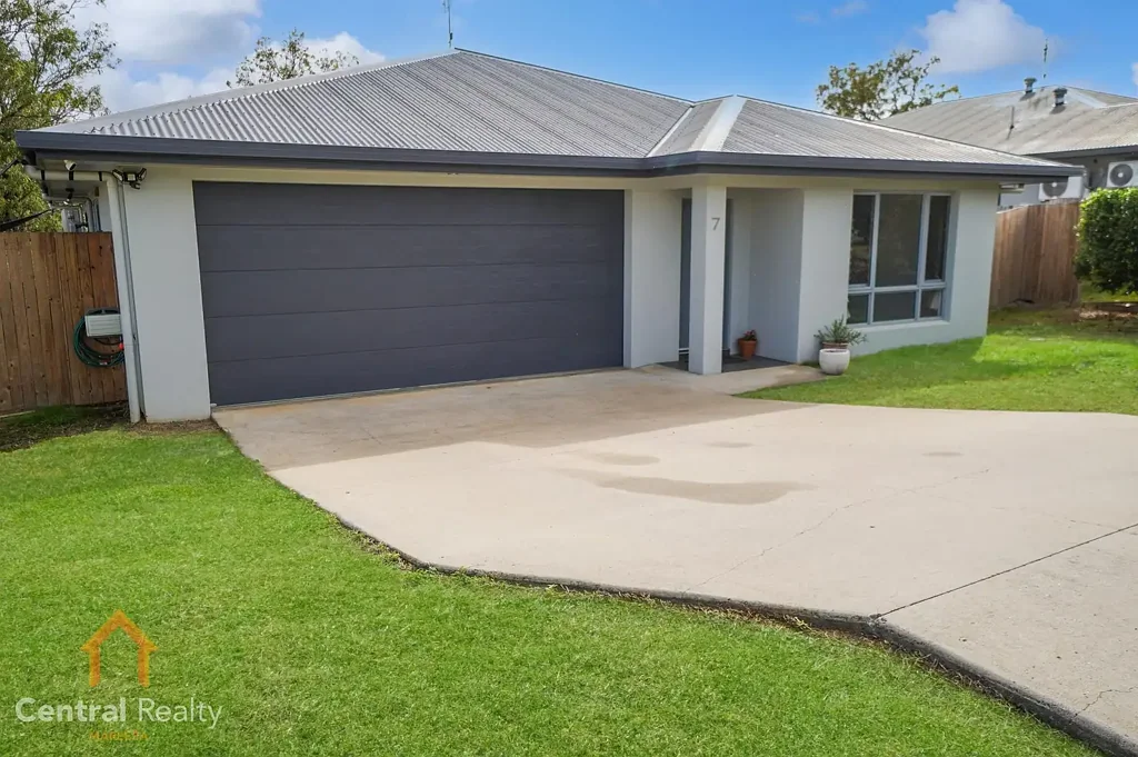 Mareeba 4房  Modern Family Living on a Spacious 903m² Allotment