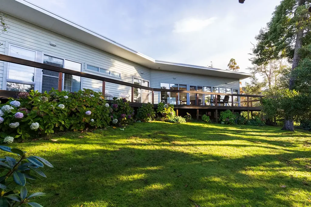 Port Sorell 2Habitaciones Sun Drenched Living with Tranquil Garden Views