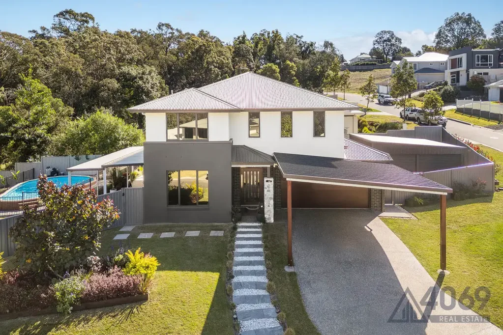 Moggill 5 Slaapkamer Stunning Family Living in Desirable & Private Street