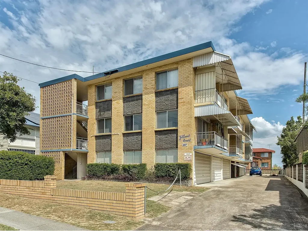 2/207 Cavendish rd, Coorparoo, QLD 4151
