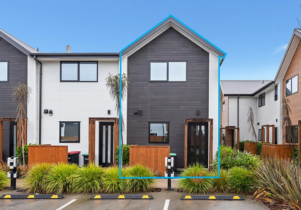 Saint Albans 2غرفة نوم Fully Furnished & Proven $50k income per year