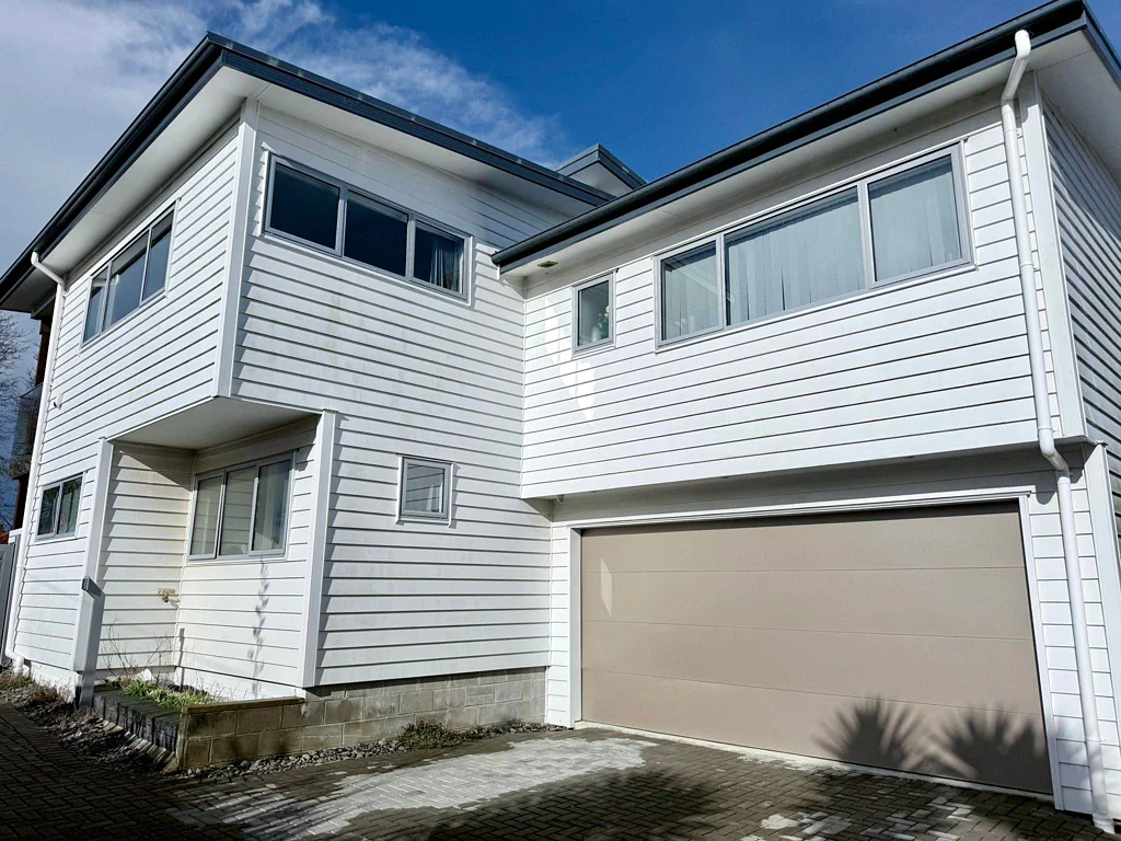 Birkenhead 5Moenga Modern Family Living - Prime Birkenhead Location