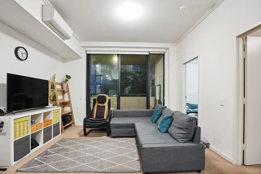 Riverwood 2 Bedroom Contemporary Living in a Peaceful Lakeside Setting