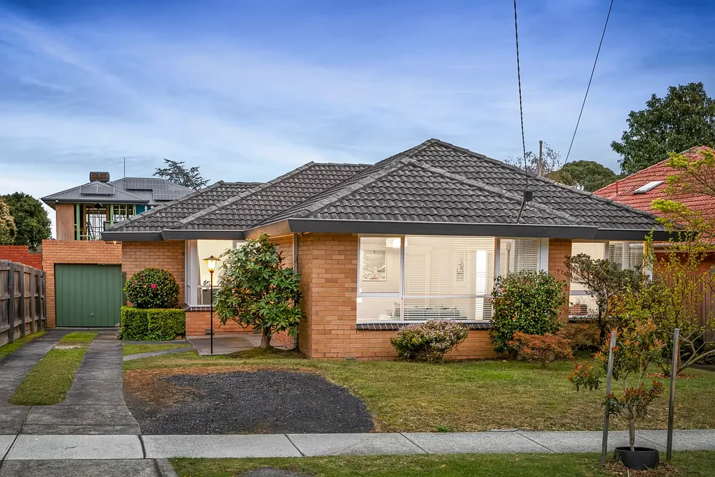 Forest Hill 3 Slaapkamer Relish the stunning light, amazing flow, and single level versatility