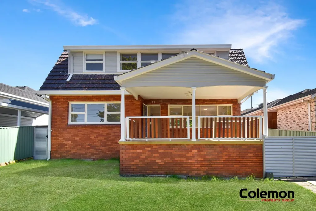 Freshly Updated Large 5 Bed House Plus Self Contained Large Retreat