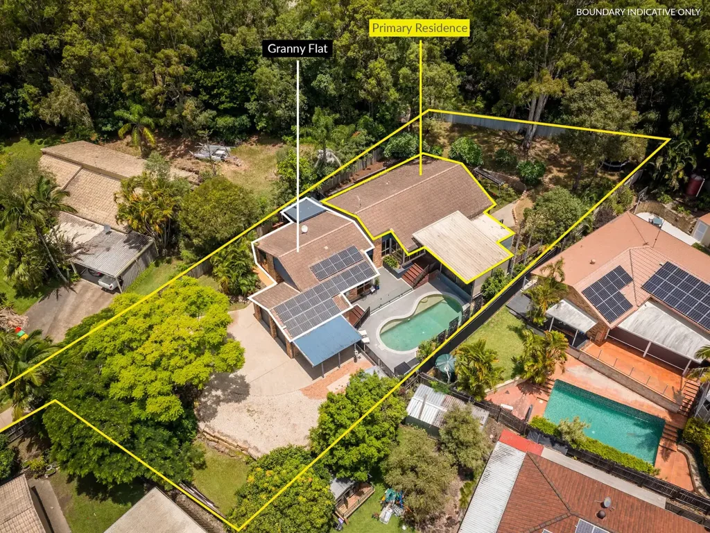 33 Bradstone Road, Carrara, QLD 4211
