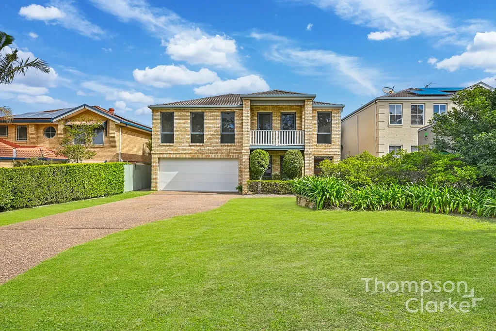 Ashtonfield 4Kwarto Freshly Updated Family Living with Poolside Entertaining