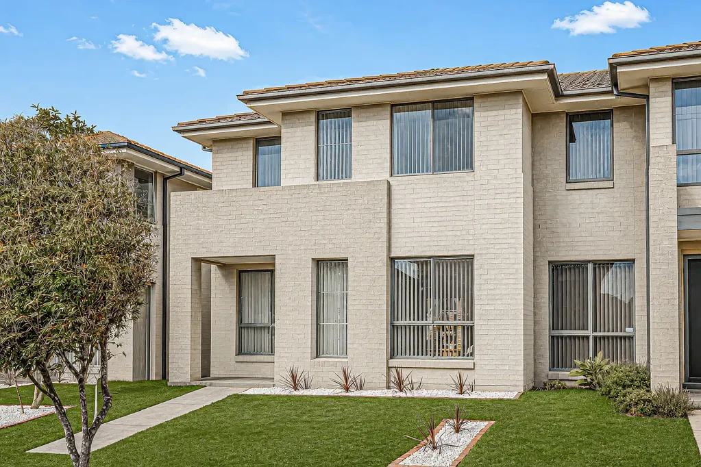 Glenfield 3房 Glenfield 著名 Vista Estate 的现代家庭生活 Modern Family Living in Glenfield's Prestigious Vista Estate