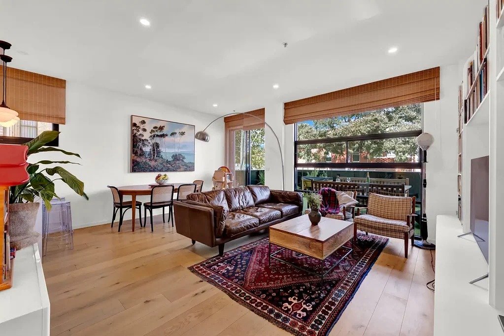 Hawthorn East 2 Bedroom Light Filled Comfort and Convenience