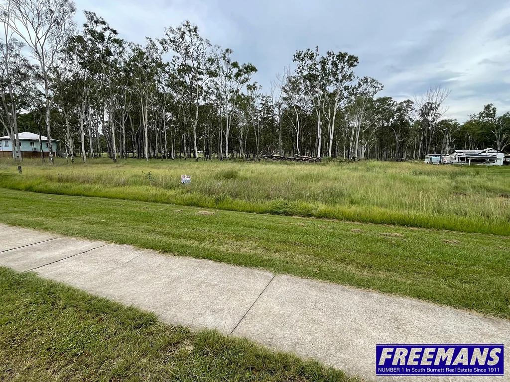 Nanango 尊贵地段 1/2英亩开发用地 高速路前缀40.3米 基础设施完备 巷道接入 商机无限 1/2 Acre Highway Frontage