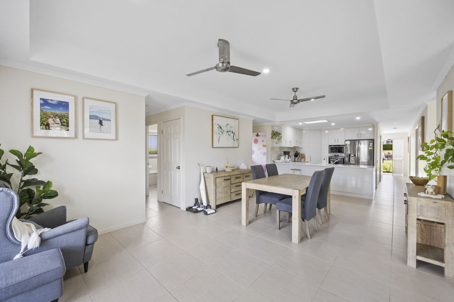 11 DANNIKA WAY, DEEBING HEIGHTS QLD 4306, 0部屋, 0バスルーム, House