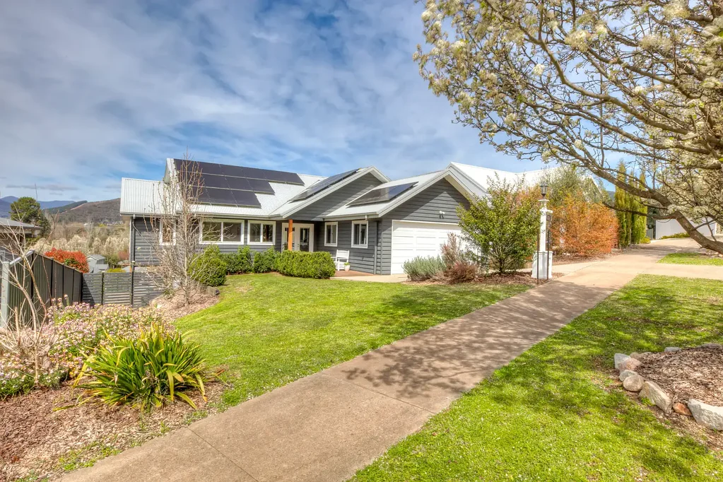 19 Mountain Mist Drive, Bright, VIC 3741