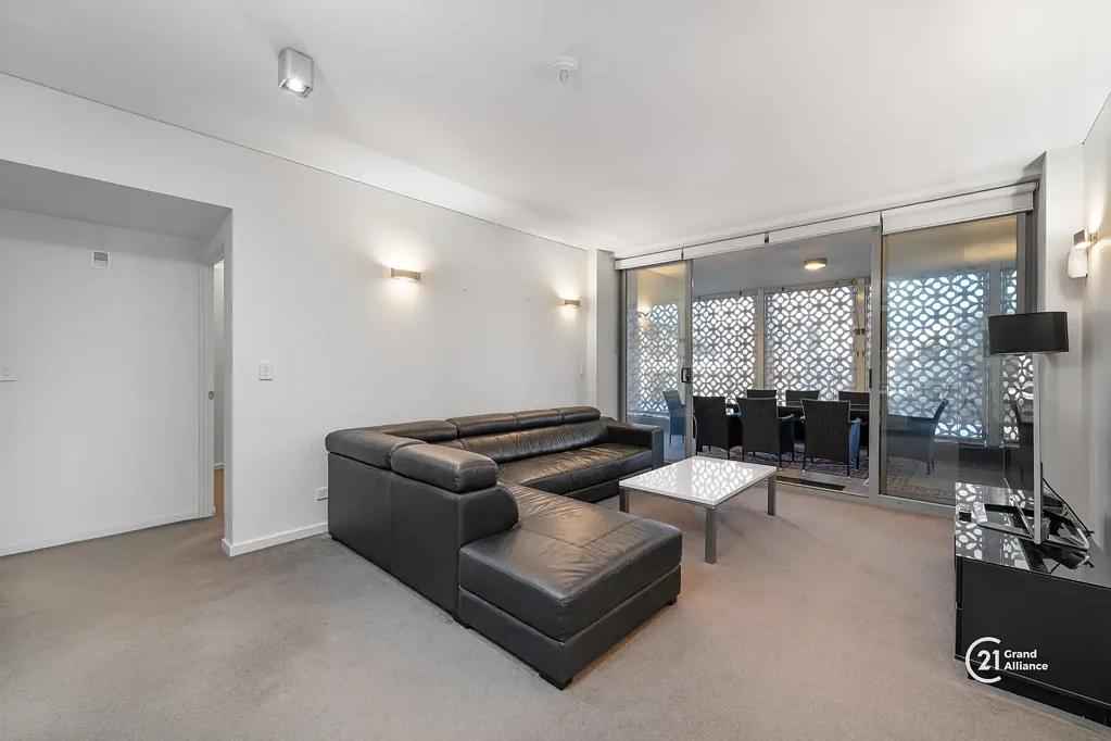 HUGE BALCONY with WEST PERTH LOCATION!!!!!!! @ $880 per week