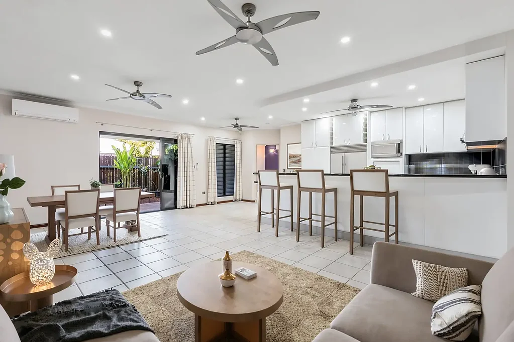Coconut Grove 3房  The Perfect Blend of Space, Style & Convenience