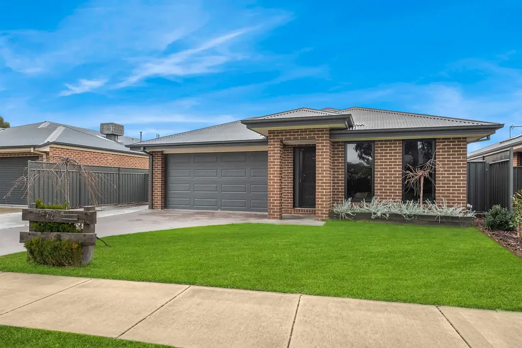 Spacious Family Home with Huge Powered Shed