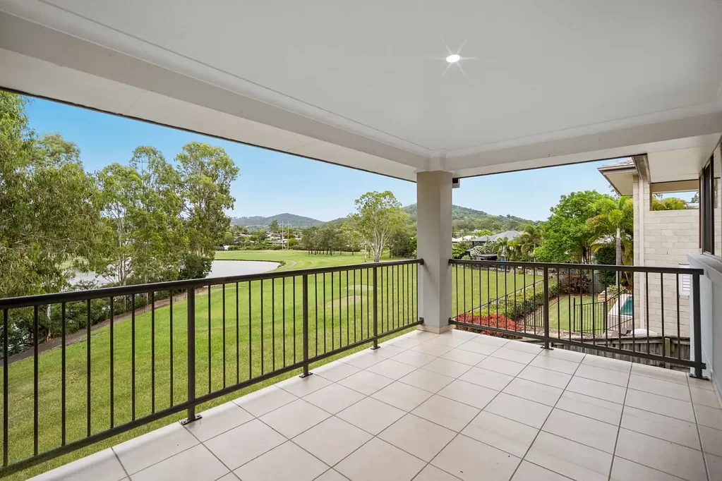 Windaroo 4ਬੈੱਡਰੂਮ Rare Golf Course Living - Executive Family Home with Space, Security & Incredible Views!