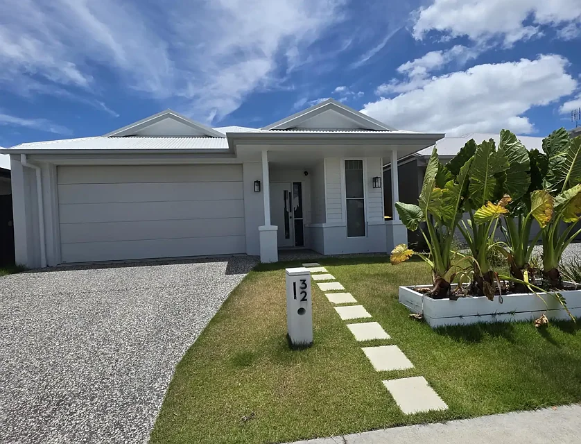 32 Oakover Crescent, Nirimba, QLD 4551, 3 Kuwarto, 2 Banyo, House