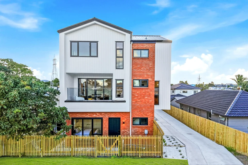 Te Atatu Peninsula 4 Slaapkamer Brand-New & Affordable!
