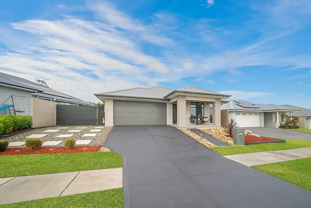 20 Brooker Drive, North Rothbury, NSW 2335