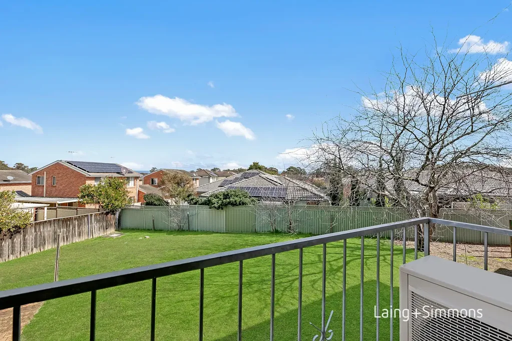 Mount Druitt 2Kwarto First Floor Double Brick Unit With Garage in a Building of Only 4 Units