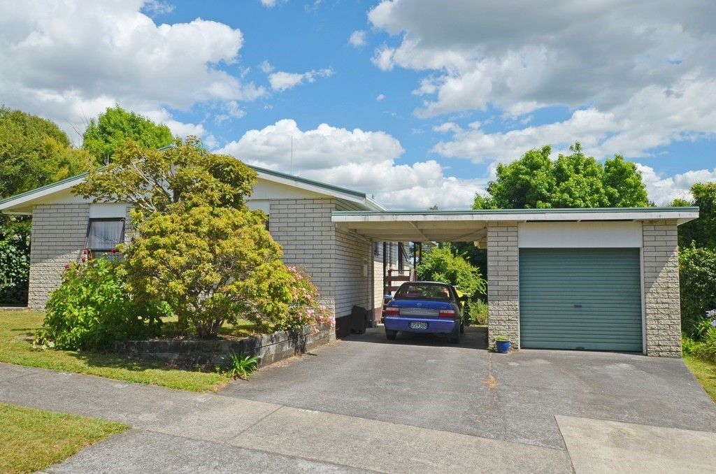 26 Branch Road, Highlands Park, New Plymouth, 2 rūma, 0 rūma horoi