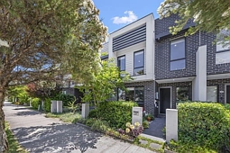 27 Honeysuckle Parade, Marsden Park