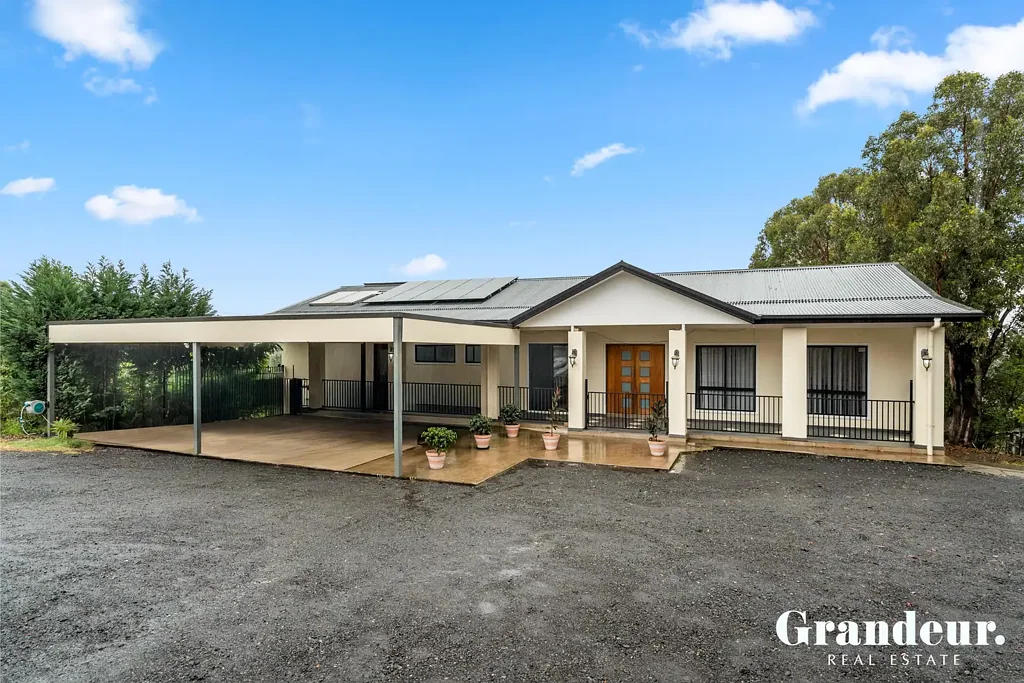Denham Court 6Zimmer Prime Acreage, City Views and Granny Flat