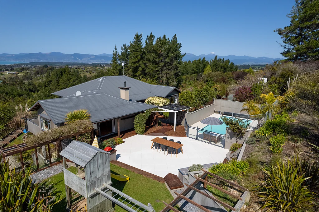 Mapua 4ห้องนอน Mapua Lifestyle with Sweeping Tasman Bay Views