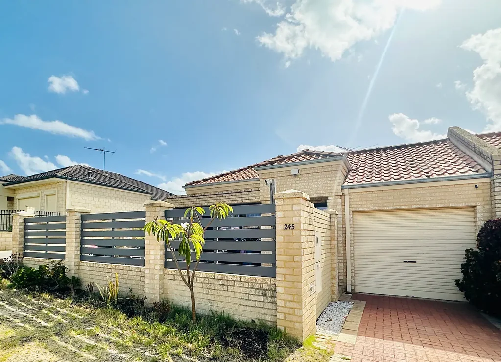 Charming 3 Bedroom Rental House in Desirable Tuart Hill Neighborhood