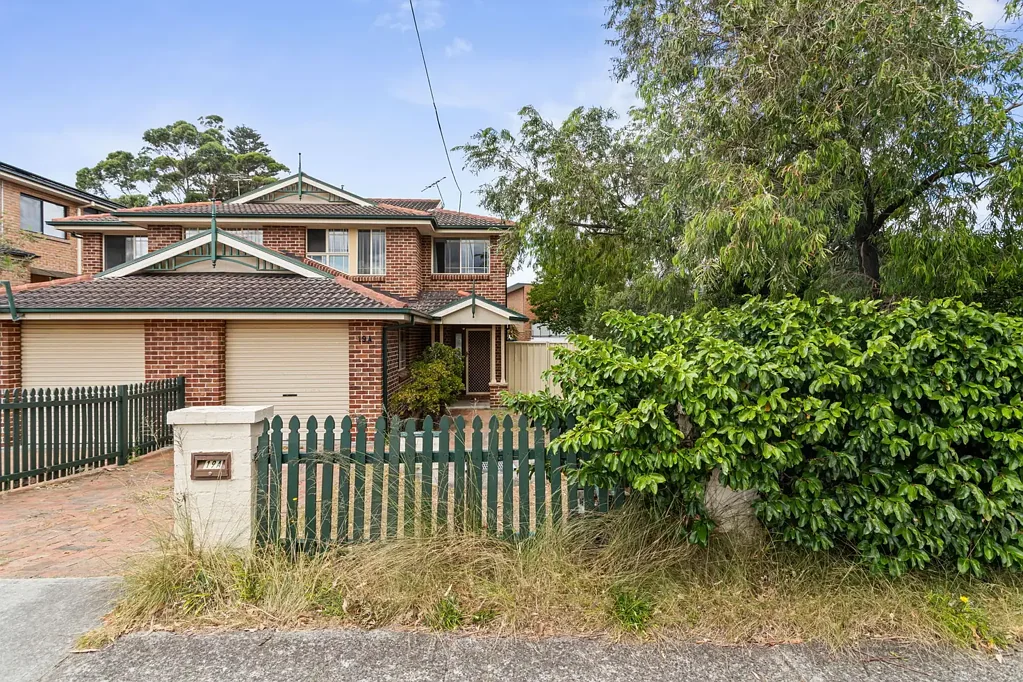 19a Burke Street, Chifley, NSW 2036