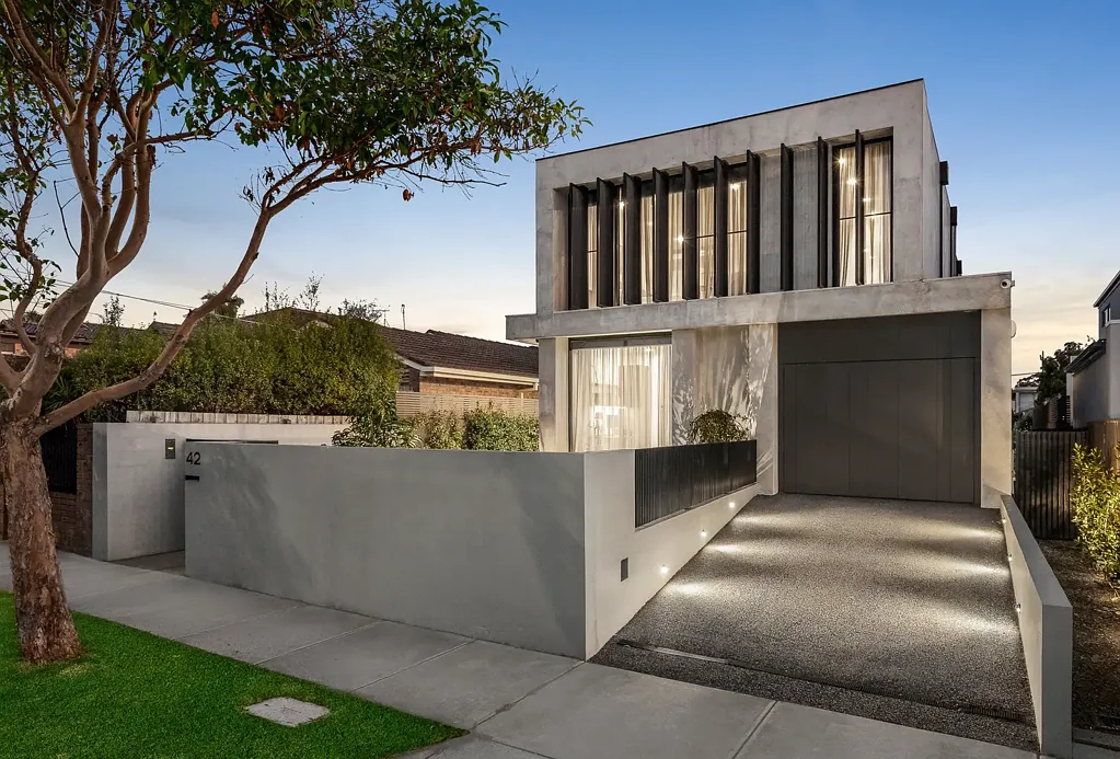Architectural Excellence in a Premier Caulfield South Position