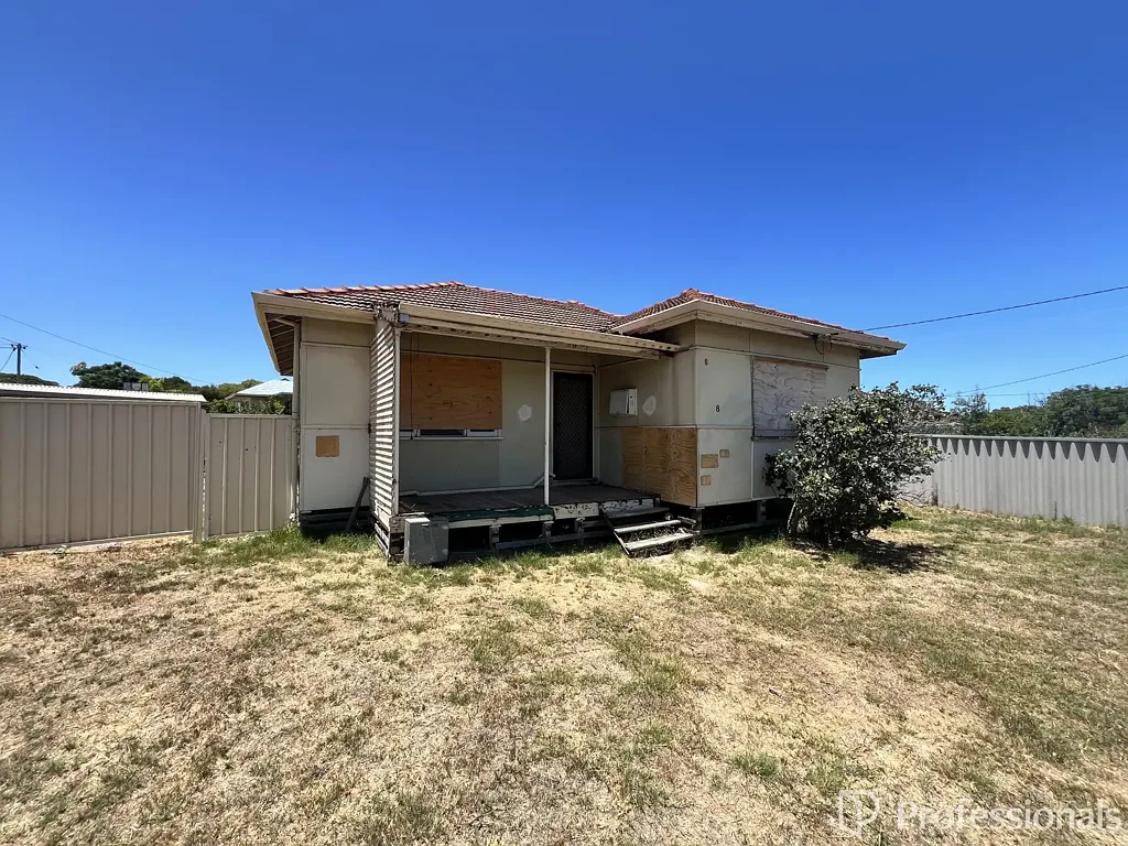 8 Ulmus Street, Rangeway, WA 6530