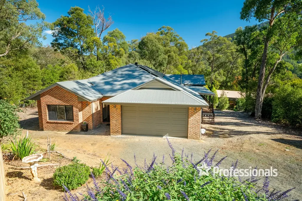 24 Yarra Valley Crescent, East Warburton, VIC 3799