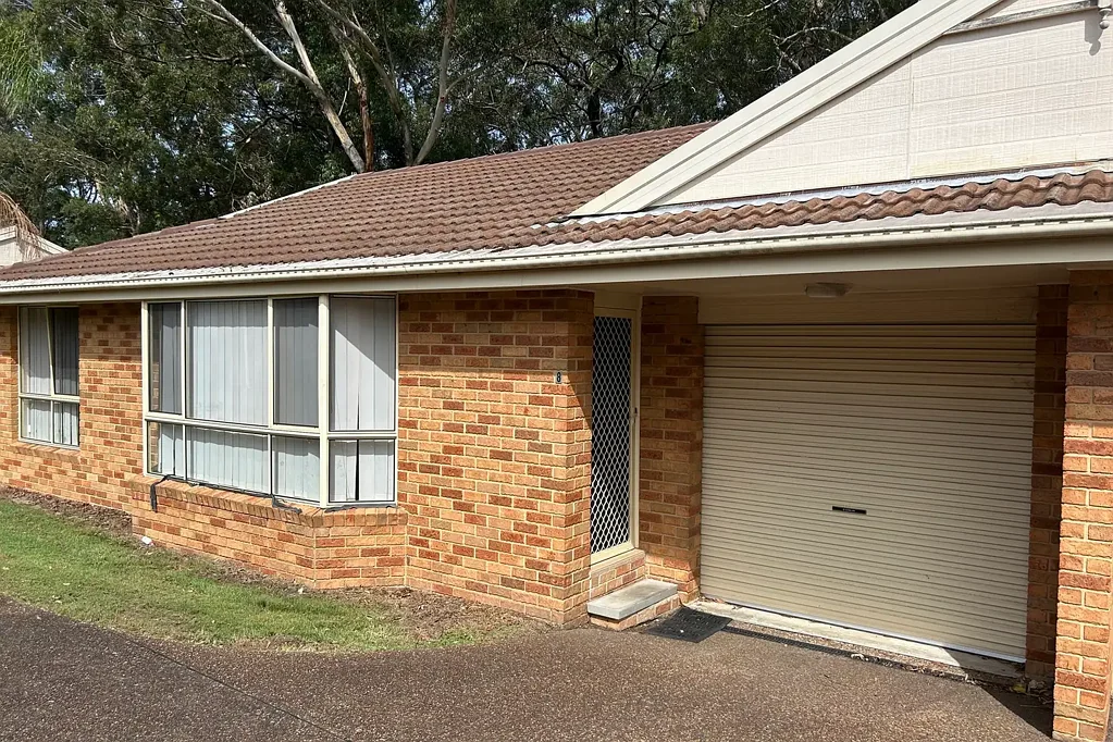 BRICK UNIT IN QUIET COMPLEX