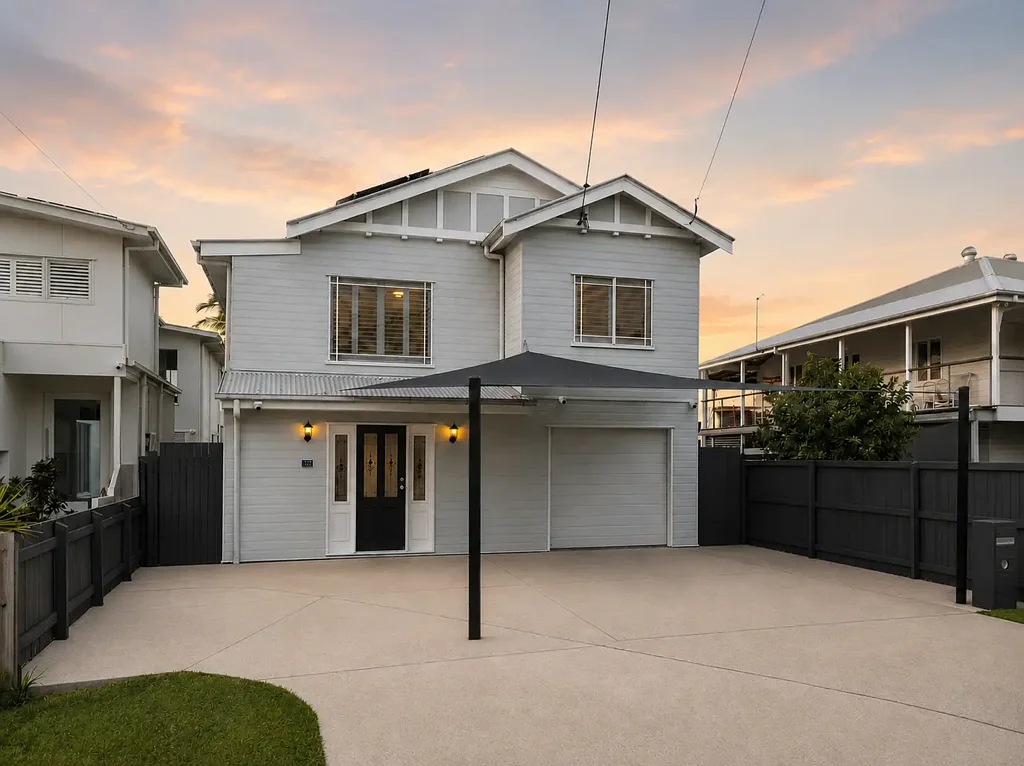 Scarborough 4Kwarto Beautifully Renovated Queenslander in Scarborough's Golden Triangle