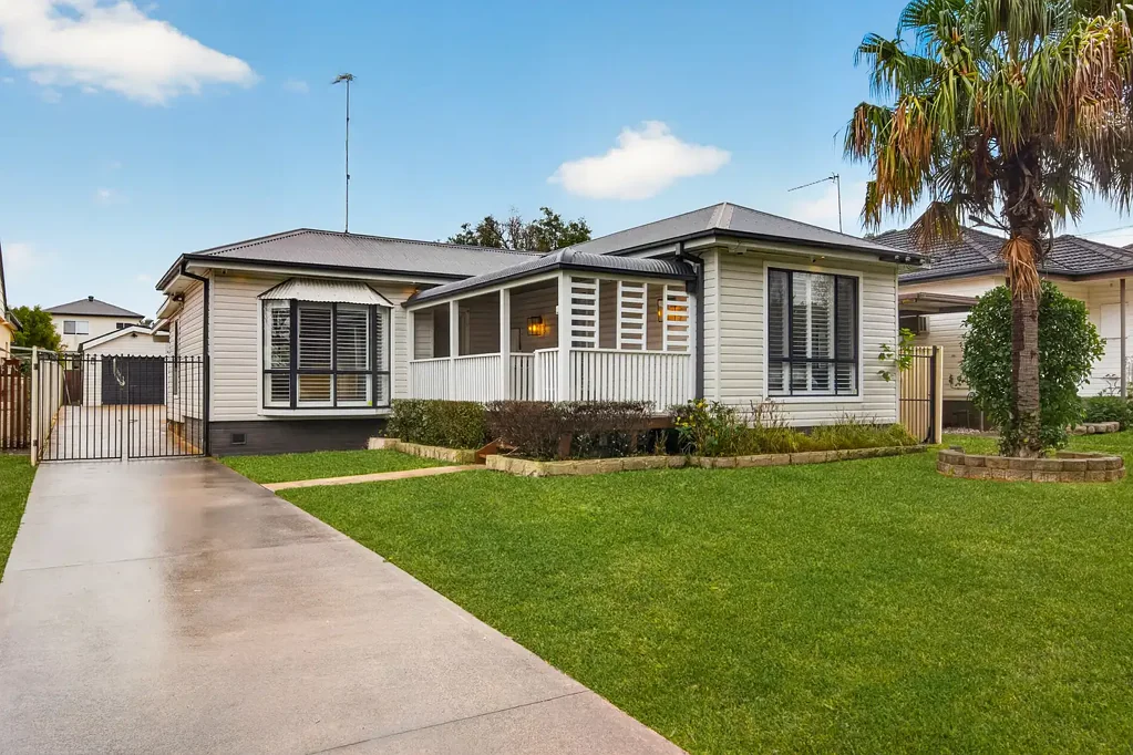 Riverstone 3 Bedroom Renovated Family Home with Side Access and Secure Garaging