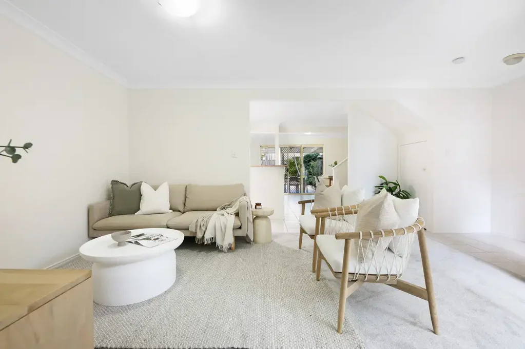 Varsity Lakes 3غرفة نوم Expansive Townhouse Living in an Exclusive Boutique Complex