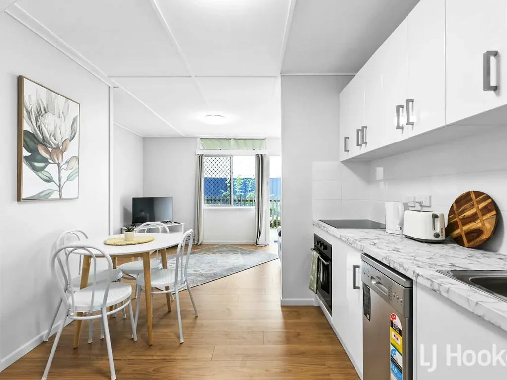 FULLY FURNISHED UNIT CLOSE TO THE CBD