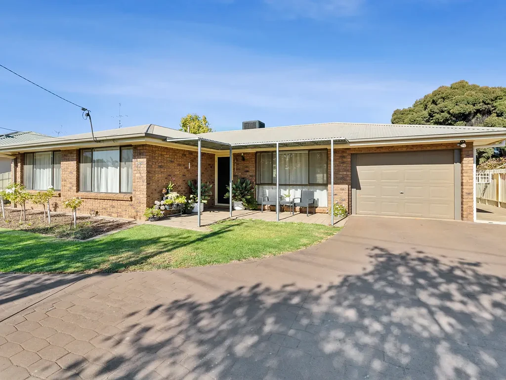 17 William Street, Finley, NSW 2713