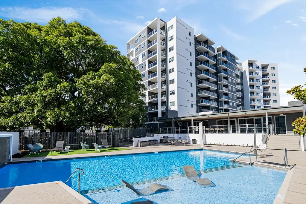 Rivervale 2房  3rd Floor as New Apartment | Massive 36sqm Balcony | City Views | Resort Living