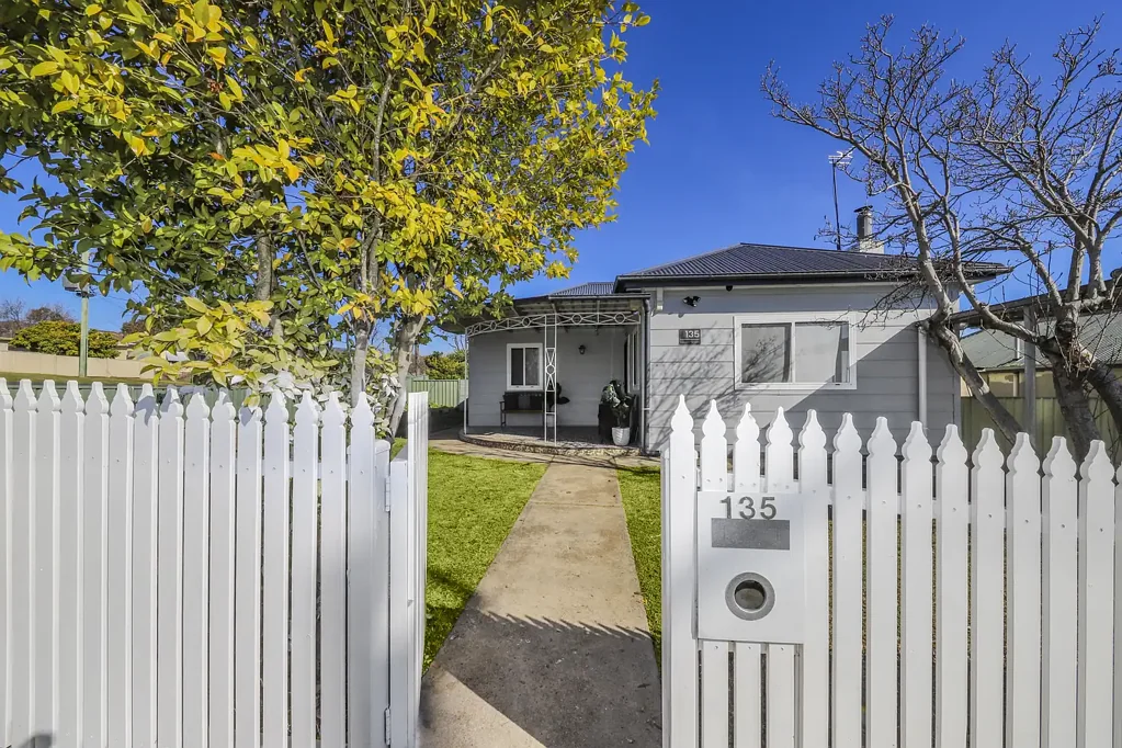 Tumut 4 Bedroom Fully Renovated 4 bedroom, 2 bathroom home