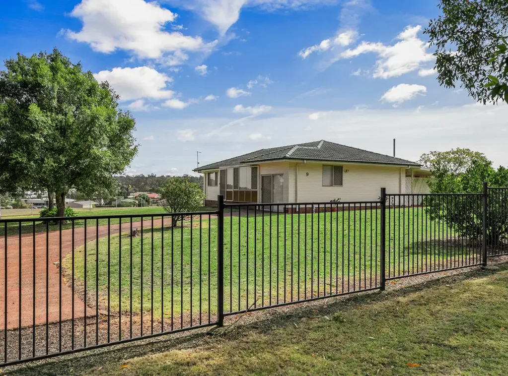 Drayton Lifestyle Property / Enormous Future Potential / 3 - 1 - 3 / 6.67 Acres