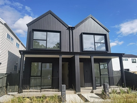 Karaka - 4 Bedrooms with 3 Bathrooms
