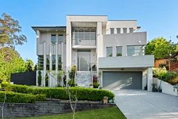 2 Woodvale Place, Castle Hill